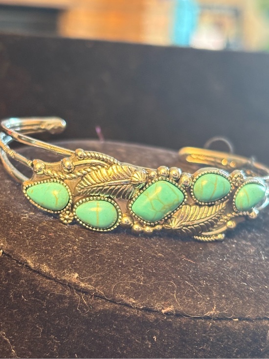 paparazzi Jewelry - paparazzi Turquoise Stone Feather Cuff Bracelet